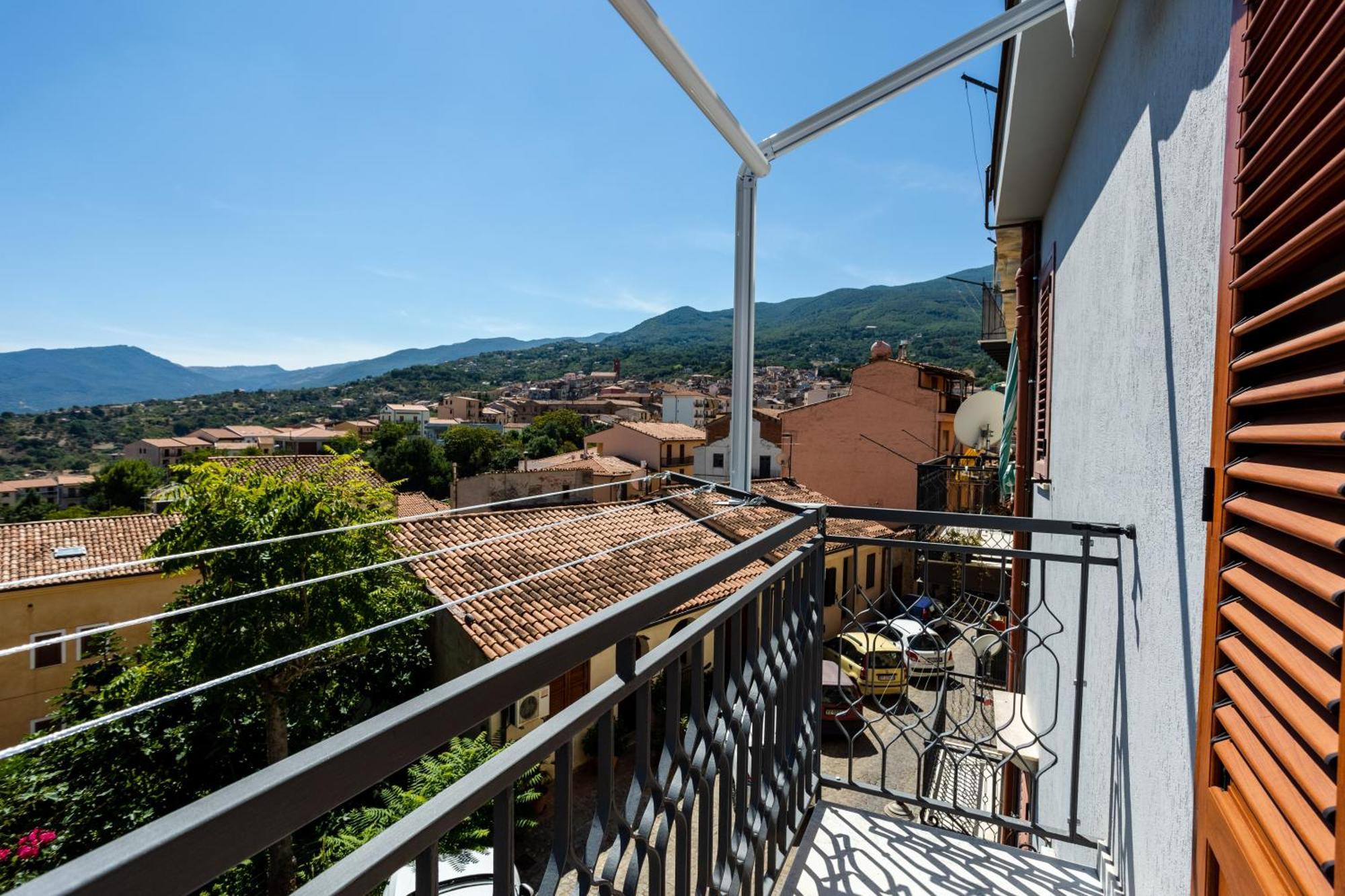 Aparthotel Porta San Paolo House Castelbuono  Exterior foto